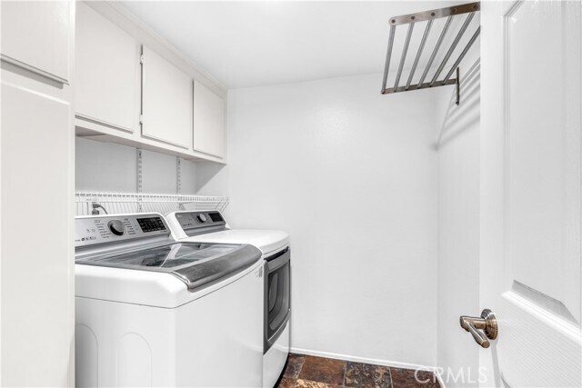 Building Photo - 6 Tavella Pl