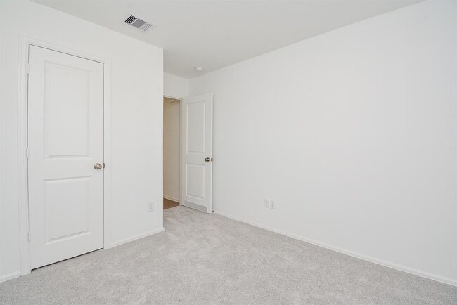 Building Photo - 5226 Sunvalley Bend Dr