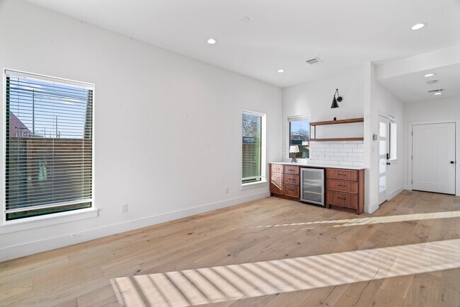 Building Photo - 3802 Commerce St