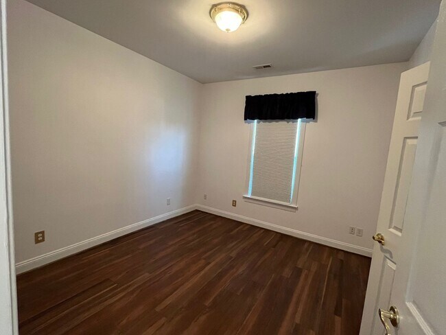 Building Photo - One Level Home in Bedford County