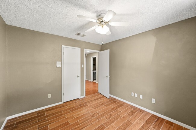 Building Photo - 17511 Favor Bend Ct