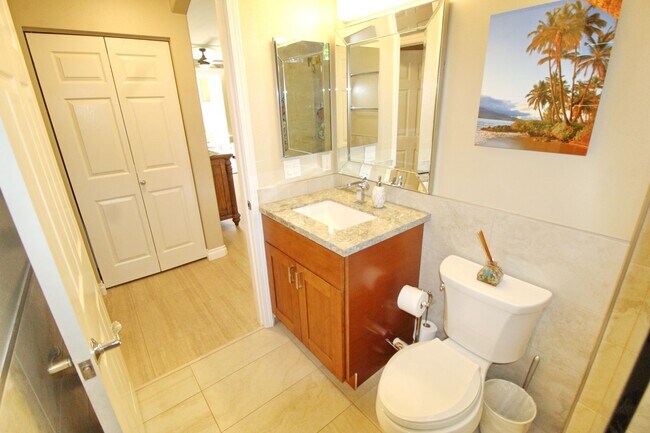 Building Photo - Beach Style 2 bed/2bath Luxury Condo - Finely Furnished - Steps from the Beach - Resort Amenities -