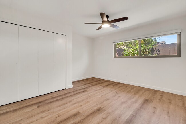 Building Photo - 4820 Cobb Dr