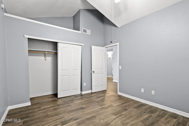 Building Photo - 12448 Tierra Madre Rd