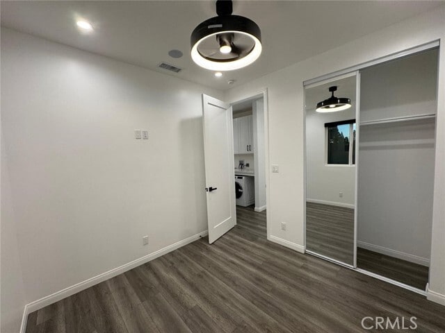 Building Photo - 18222 Chatsworth St