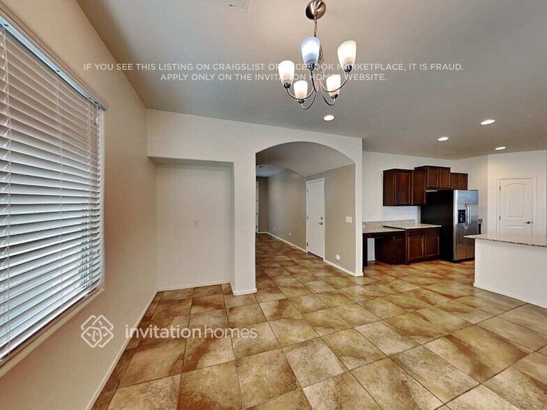 Building Photo - 1322 E Dragon Fly Rd