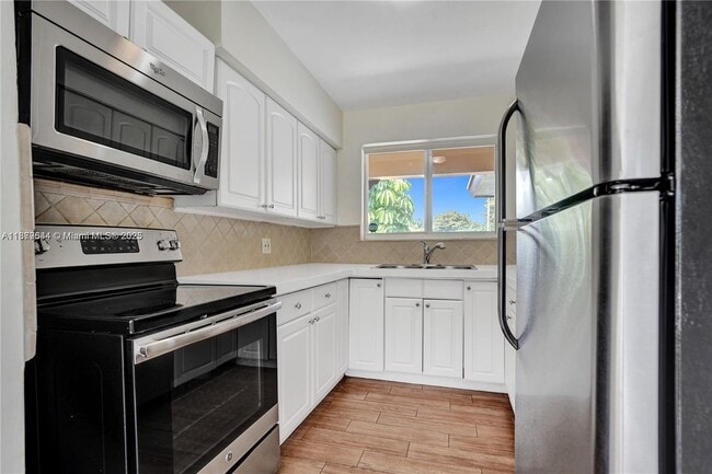 Building Photo - 1411 N 16th Ct
