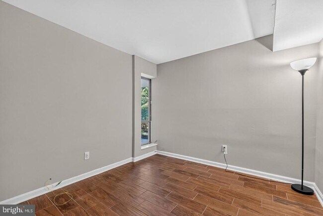 Building Photo - 8509 Barrington Ct