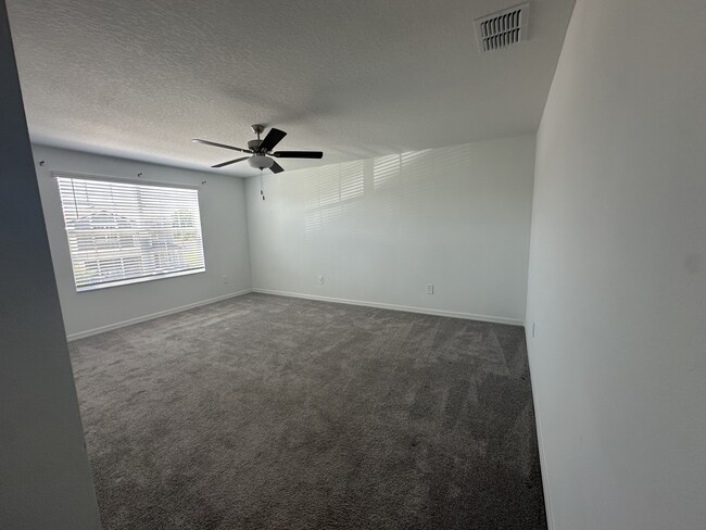Building Photo - 2505 Victorious Fls Ave