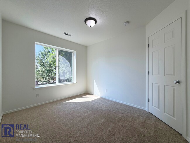 Building Photo - 17230 NW Widgi Creek Ct