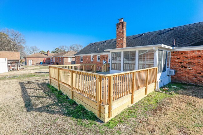 Building Photo - Beautiful for rent home located in central Virginia Beach