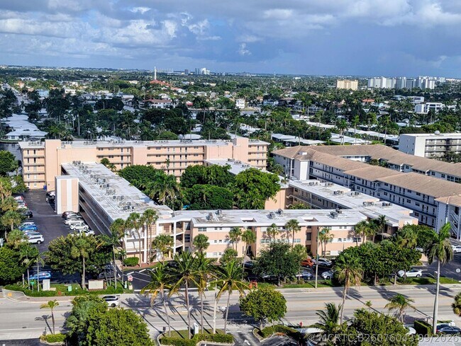 Building Photo - 1481 S Ocean Blvd