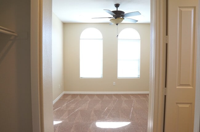 Building Photo - 35579 Domani Dr