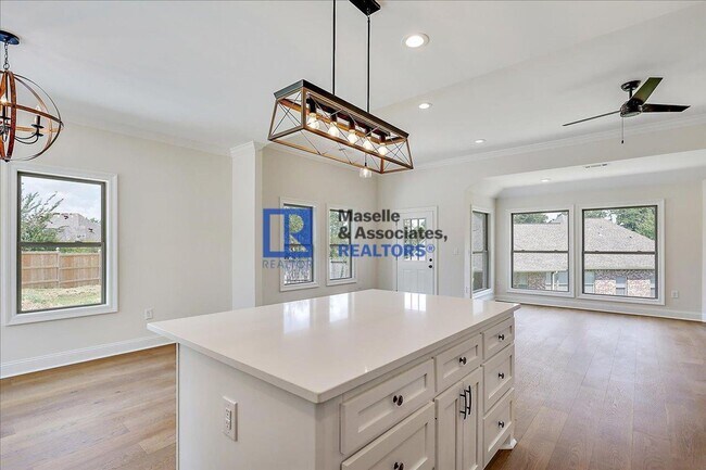 Building Photo - 206 Glen Trail