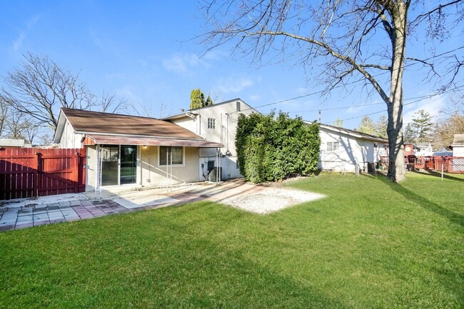 Building Photo - 3474 Farley Dr