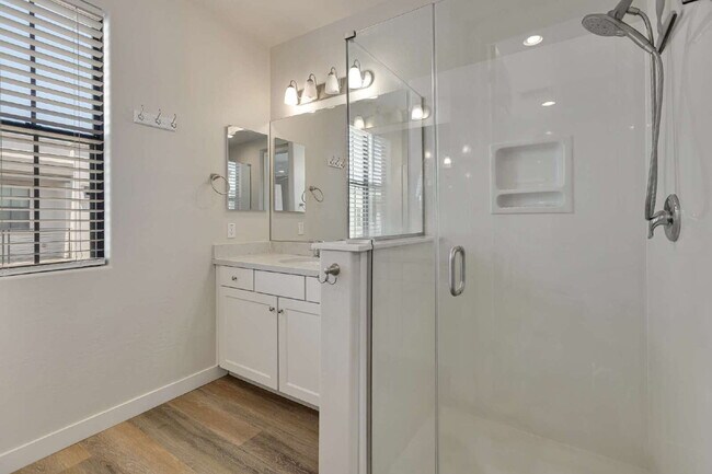 Building Photo - Sophisticated Camelback Corridor Tri-Level Townhome now available!