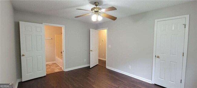 Building Photo - 2325 Shady Grove Rd