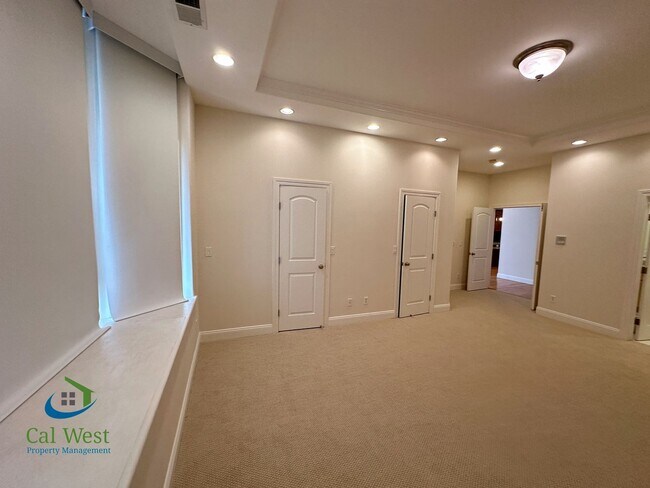 Building Photo - $7995 - Executive 4 bed, 3 full bath, Palo...