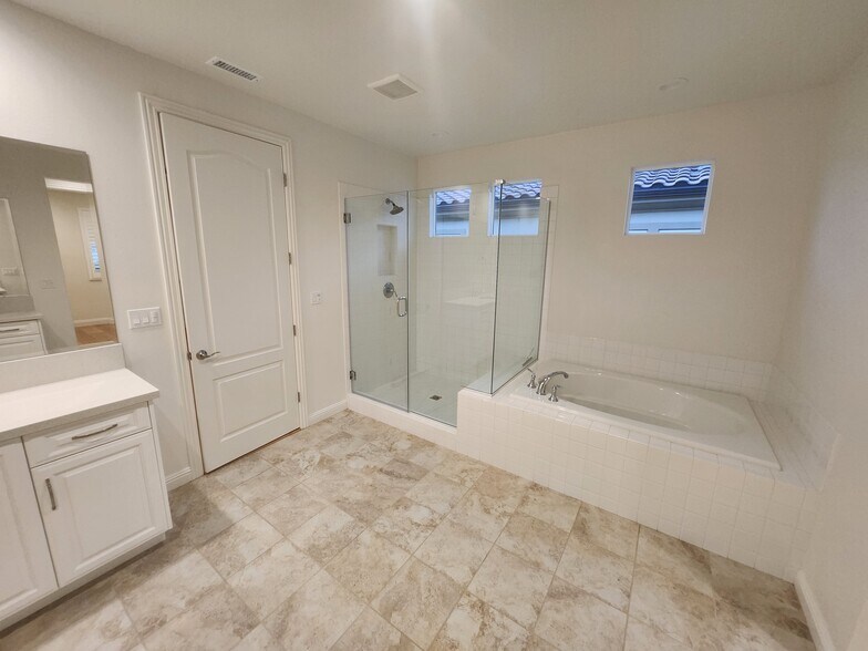 Building Photo - 20717 Pine Cone Cir