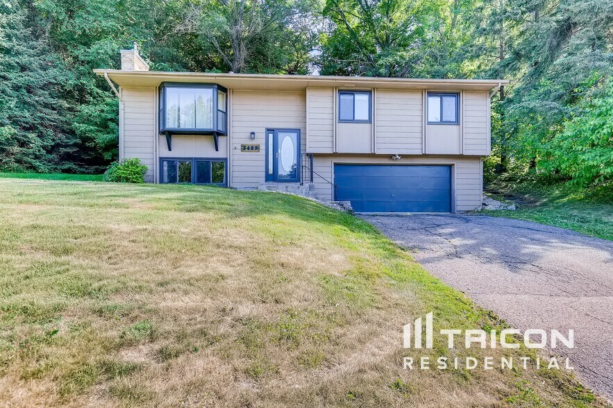 Building Photo - 3409 Brookview Dr