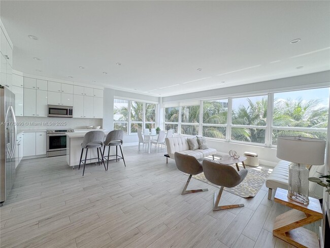 Building Photo - 4925 Collins Ave