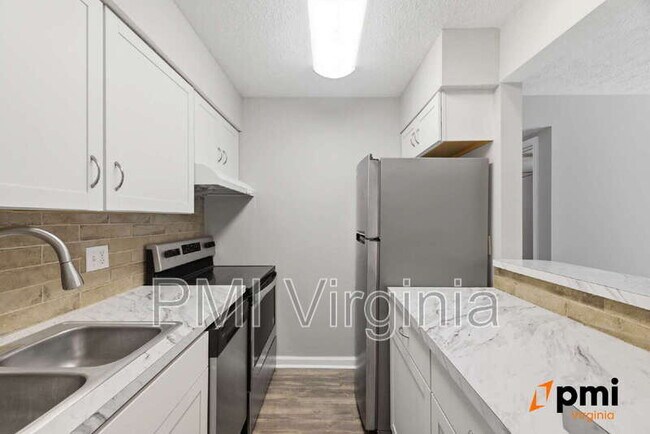 Building Photo - 326 Wells Ct