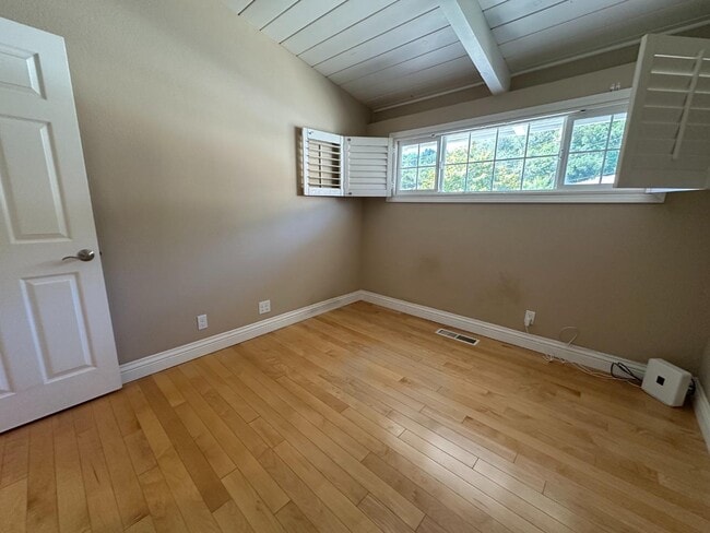 Building Photo - 2350 Rosewood Dr