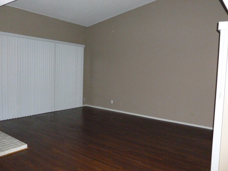 Building Photo - 3140 Sonata Dr