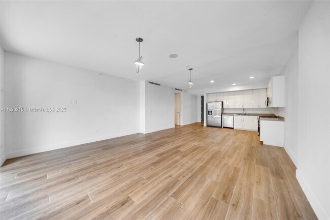 Building Photo - 3265 Bird Ave