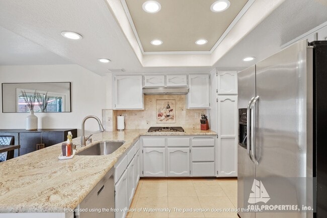 Building Photo - Beach townhome Vacation Rental with two ca...