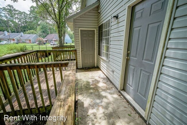 Building Photo - 2310 Tina Dr
