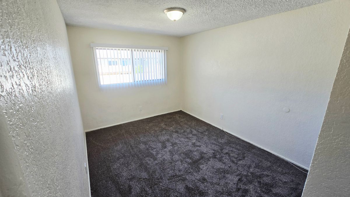 Building Photo - 1210 W Stoneridge Ct