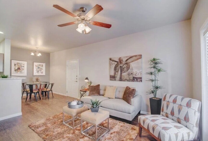 Building Photo - Vistas at Red Creek