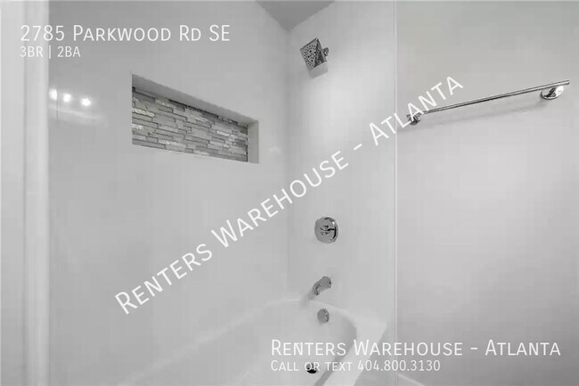 Building Photo - Gorgeous RENOVATION! 3 Bedroom in Heart of...
