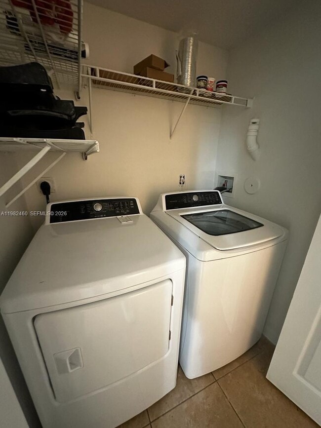 Building Photo - 3070 Red Mangrove Ln S