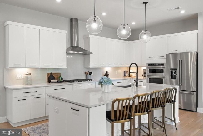 Building Photo - 43442 Croson Ln