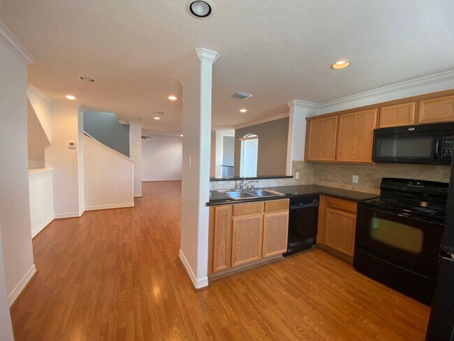 Building Photo - 3710 Sherwood Ln
