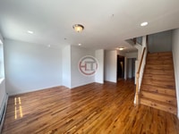 Building Photo - 1111 Adee Ave