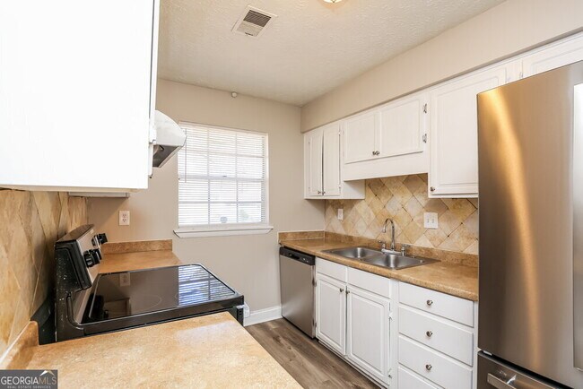 Building Photo - 8891 Dorsey Rd