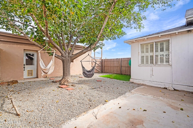 Building Photo - 3225 Fort Blvd