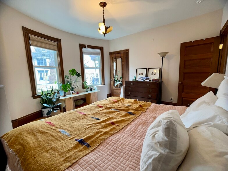 Building Photo - 20 Oakview Ter