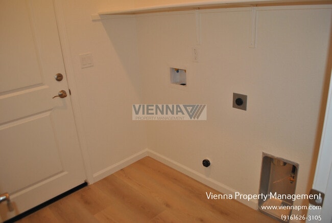 Building Photo - 525 Fox Hunt Wy