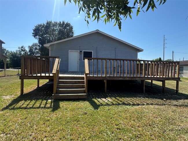 Building Photo - 505 Palacios St