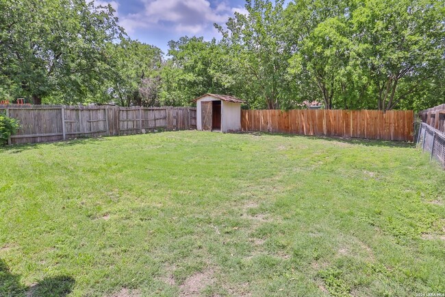 Building Photo - 1815 Big Rock Dr