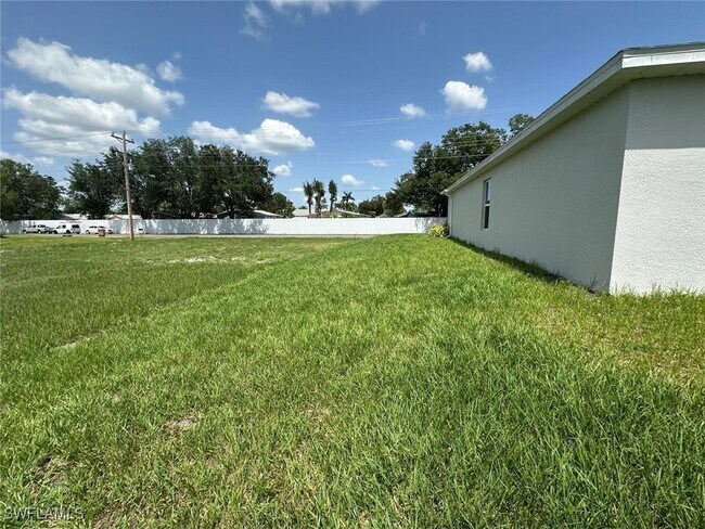 Building Photo - 3706 Garden Blvd