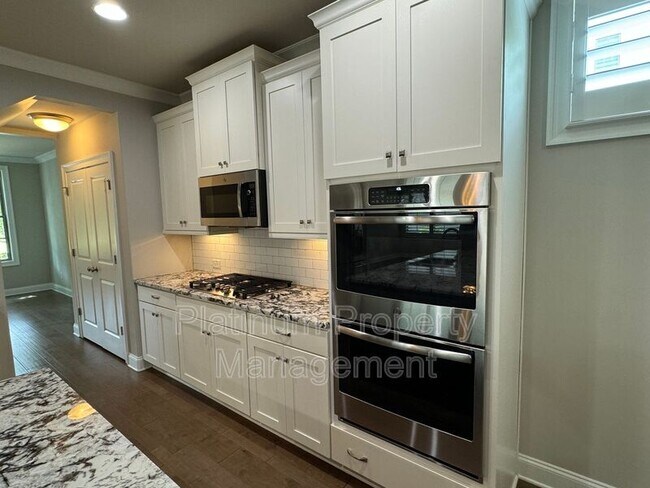 Building Photo - 931 Olmsted Ln
