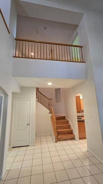 Building Photo - 1520 Upland Hills Dr S