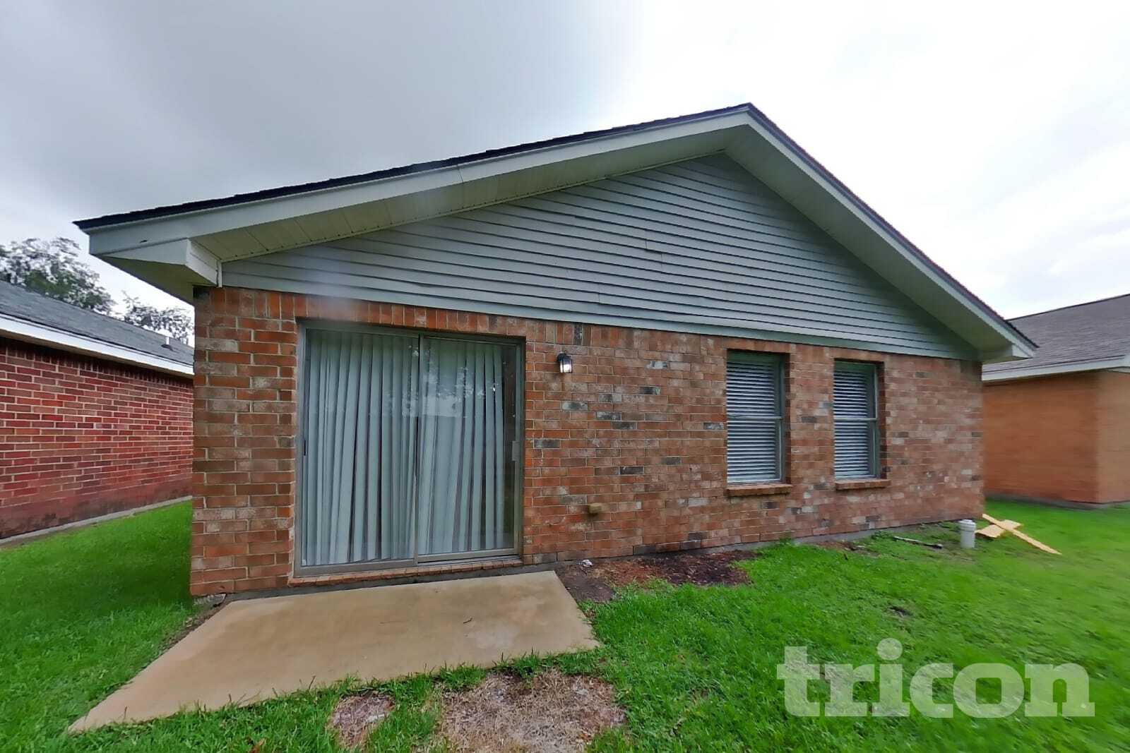 Building Photo - 3215 Boynton Dr