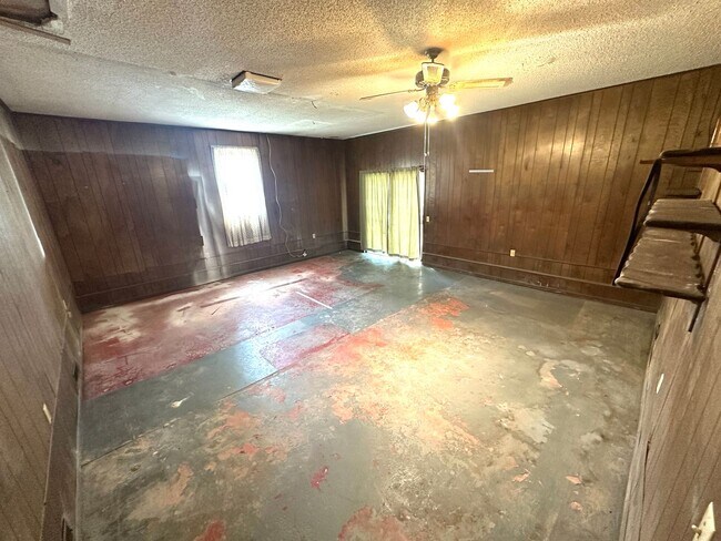 Building Photo - 6330 Foliage Rd