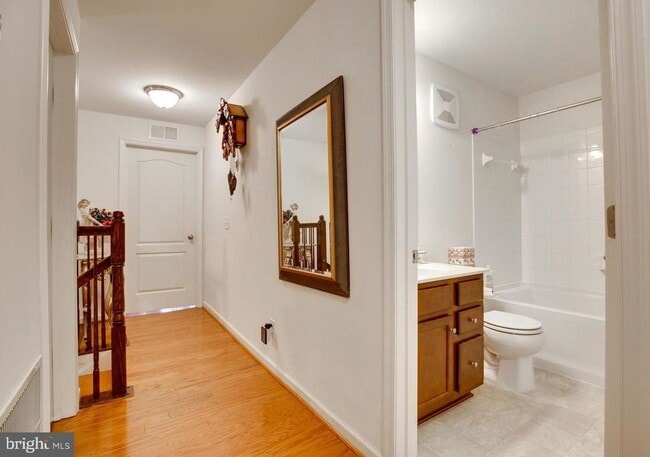 Building Photo - 3009 Chesapeake Dr